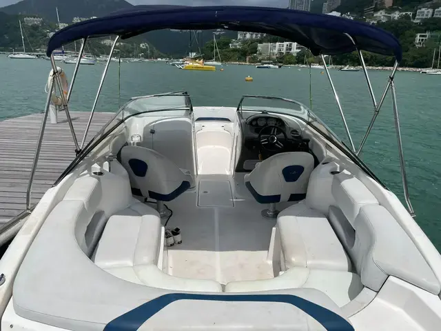 Regal 2400 Bow Rider