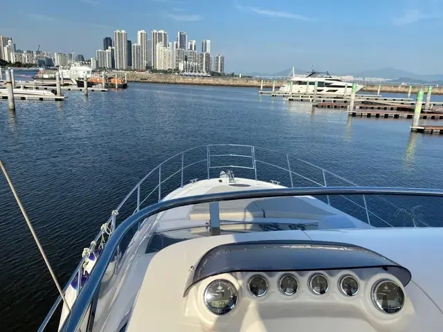 Azimut 48