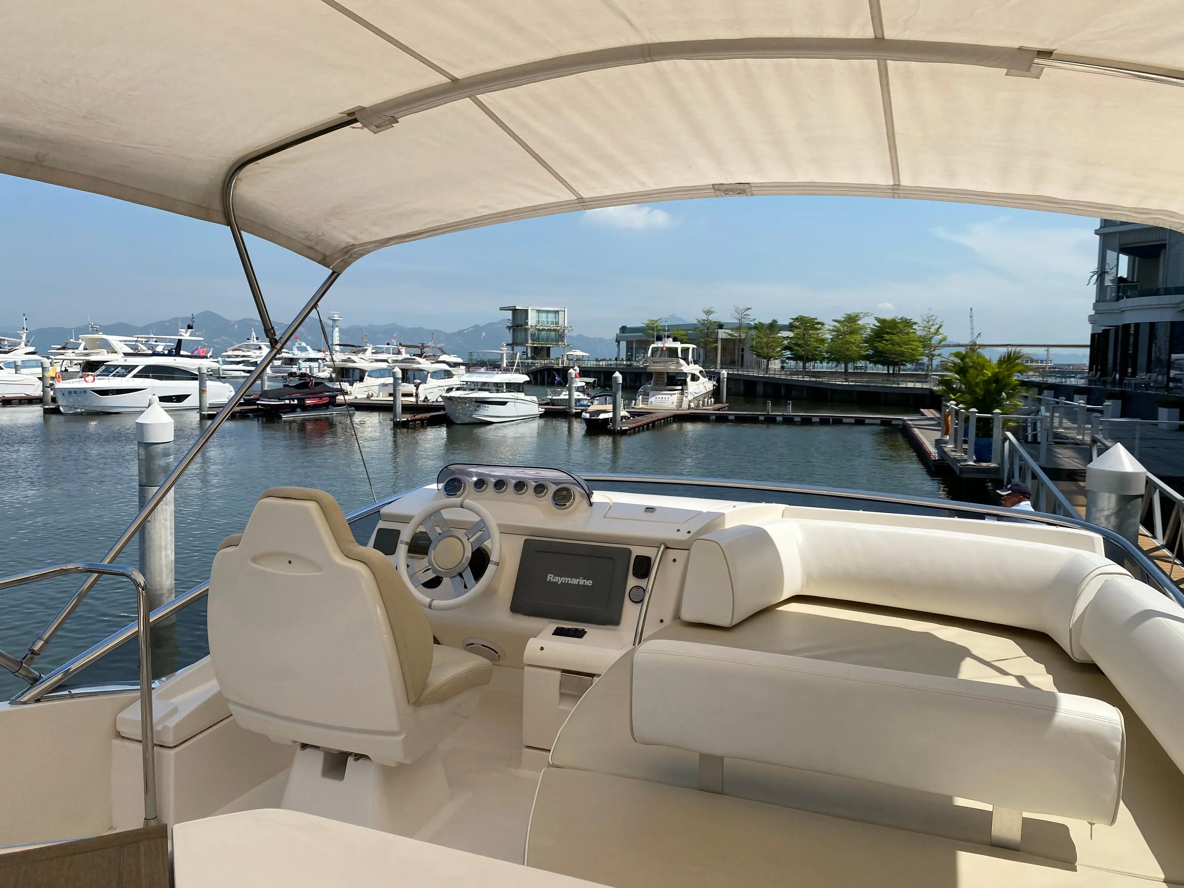 2012 Azimut 48