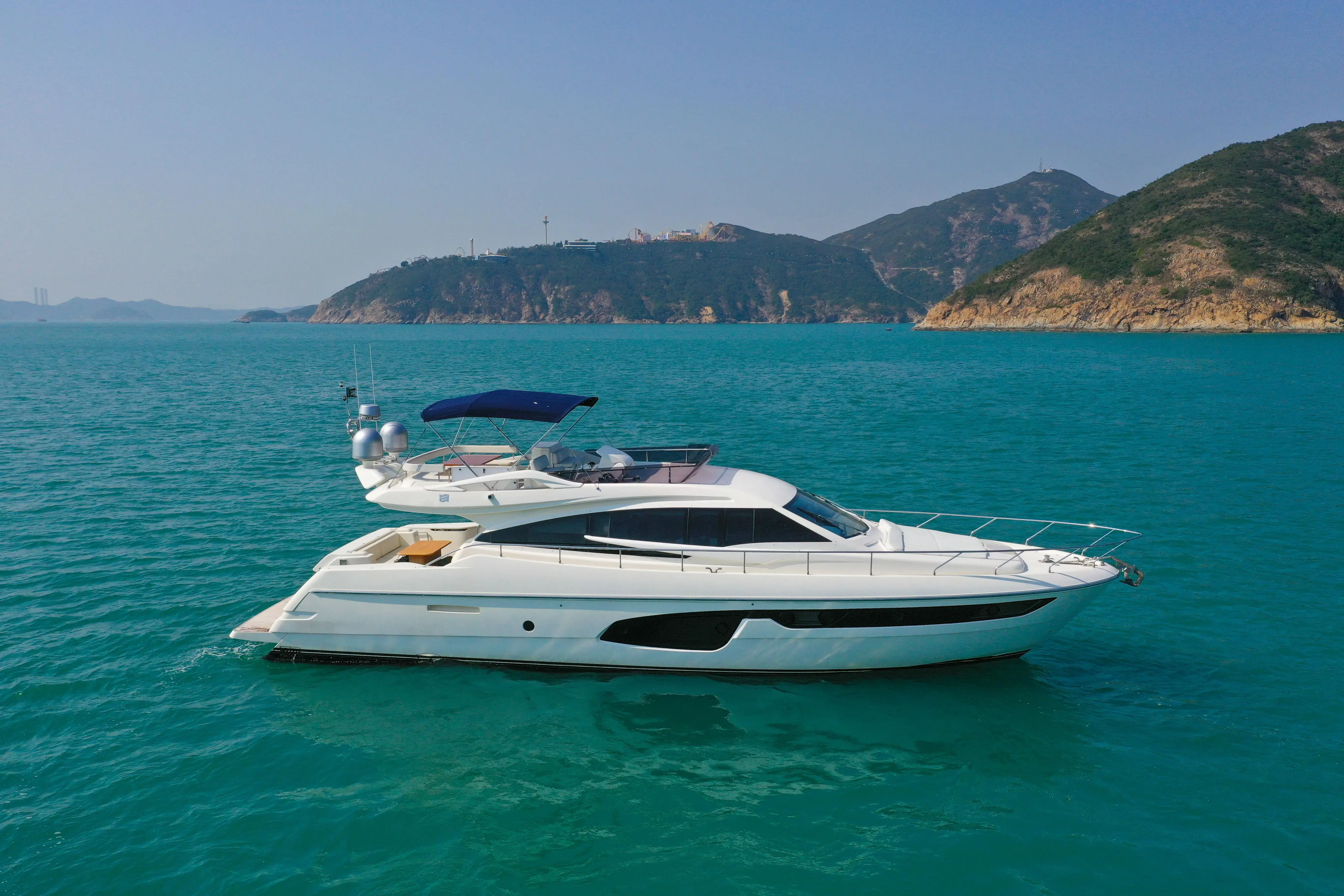 2015 Ferretti 650