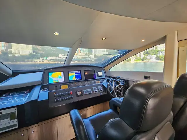 Sunseeker 88 Yacht