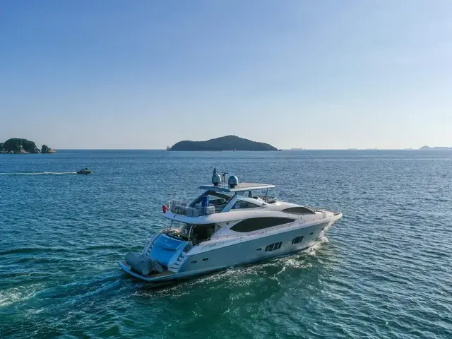 Sunseeker 88 Yacht