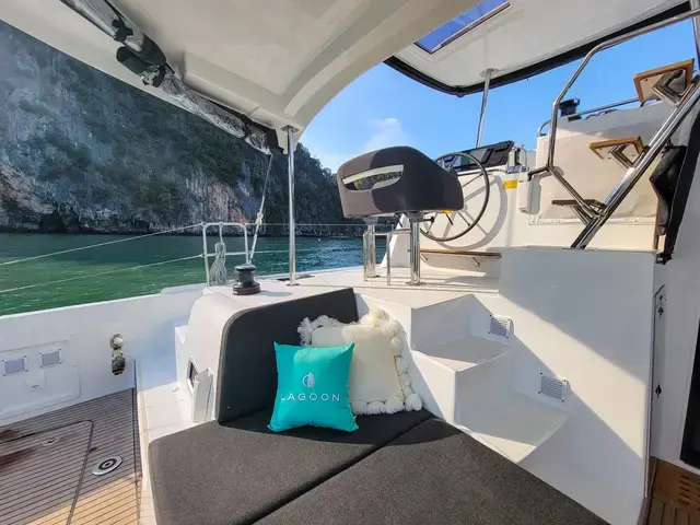 Lagoon 42