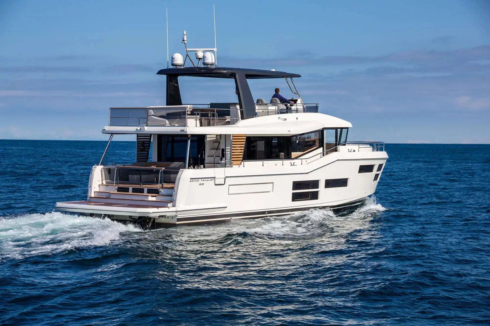 2022 Beneteau grand trawler 62