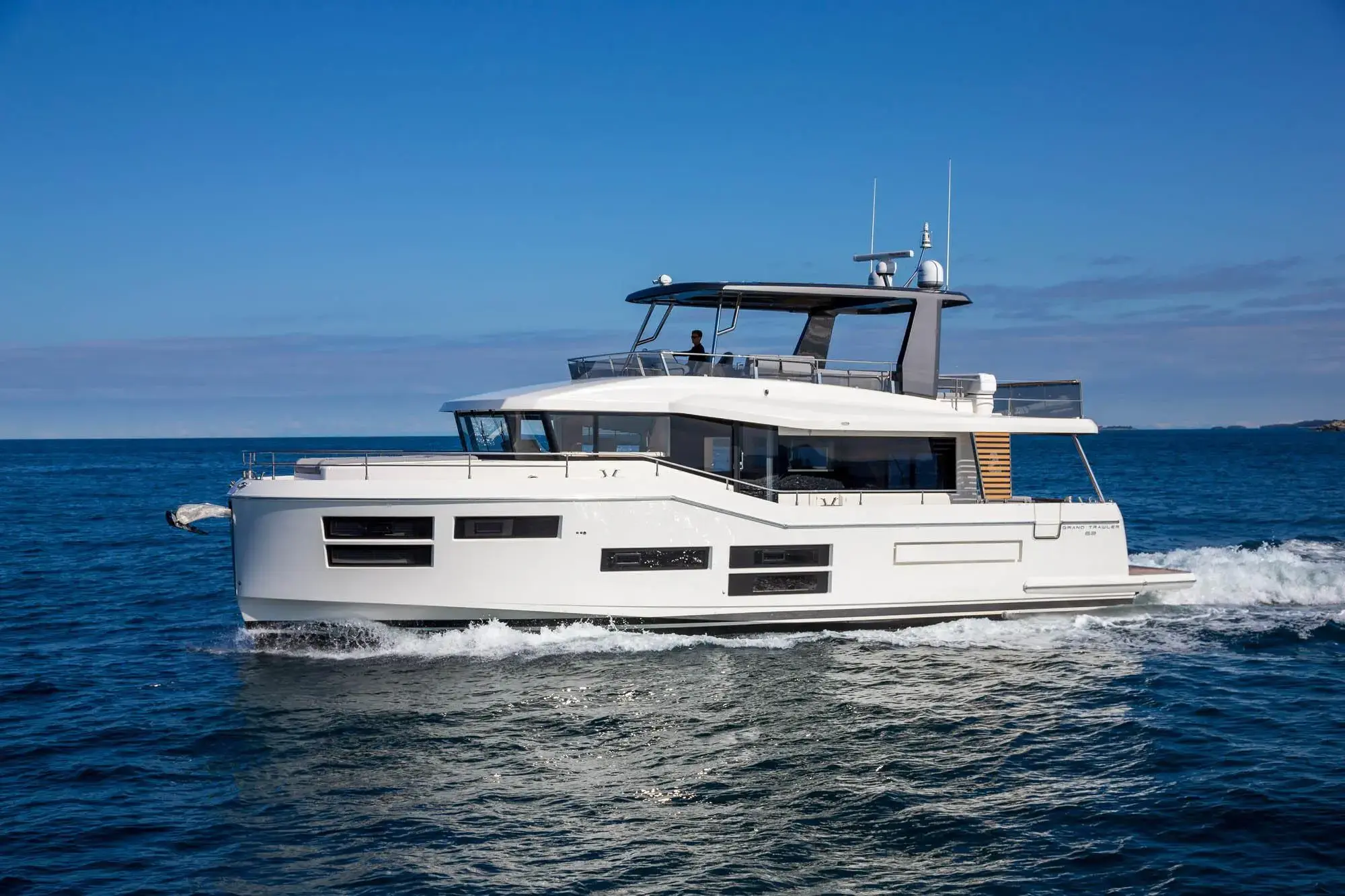 2022 Beneteau grand trawler 62