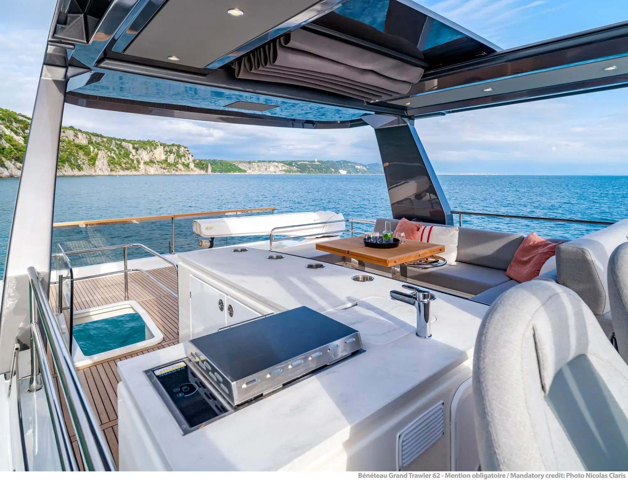 2022 Beneteau grand trawler 62