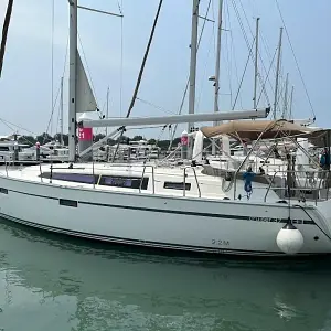 2014 Bavaria 37 Cruiser