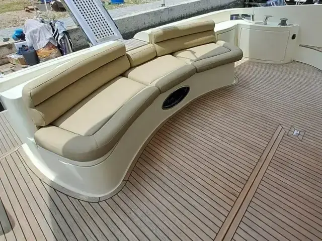 Azimut 62e