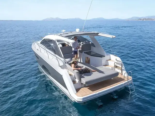 Sealine S330