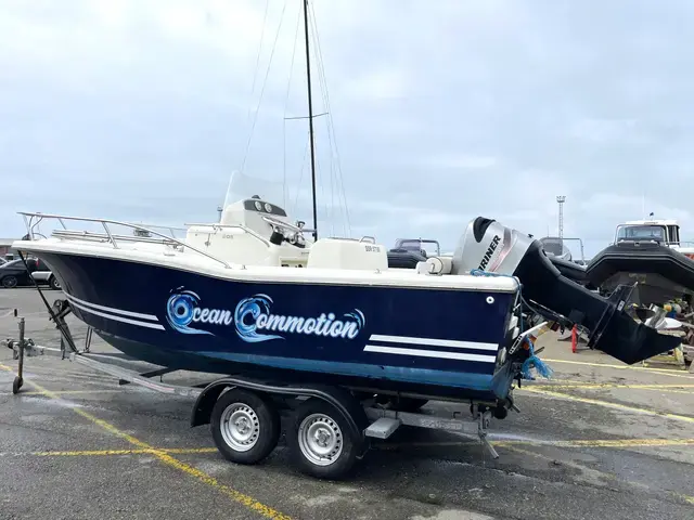 White Shark Boats 205 Club Edition