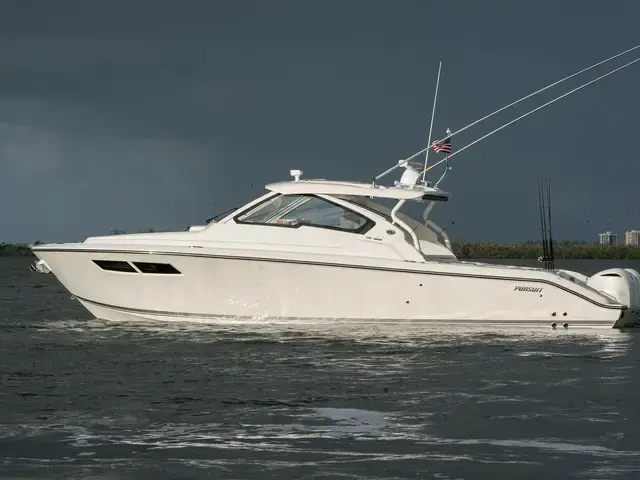 Pursuit 325 Dual Console