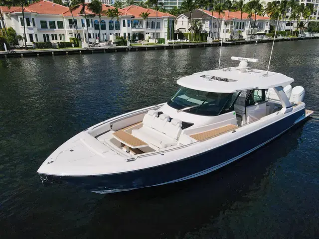 Tiara Yachts 48 Ls