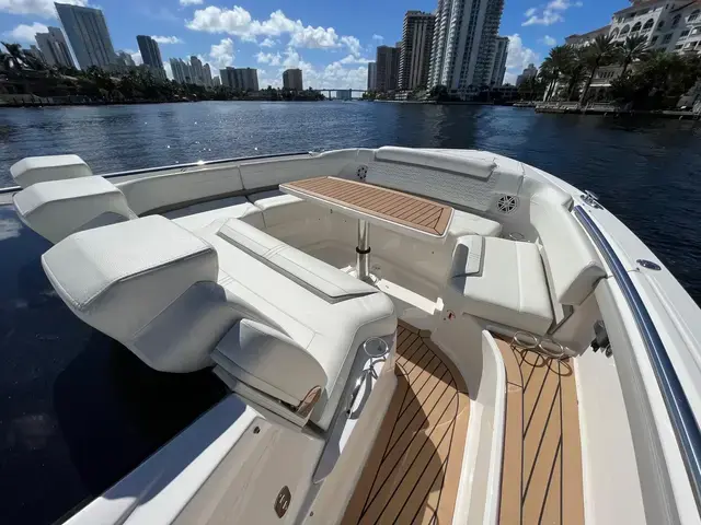 Tiara Yachts 48 Ls