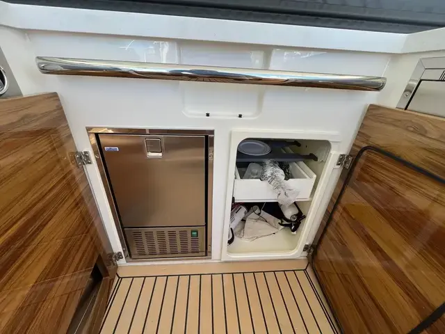 Tiara Yachts 48 Ls