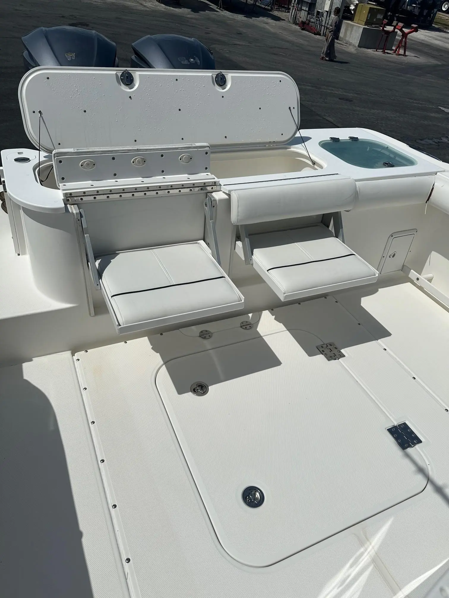 2008 Everglades Boats 320 cc