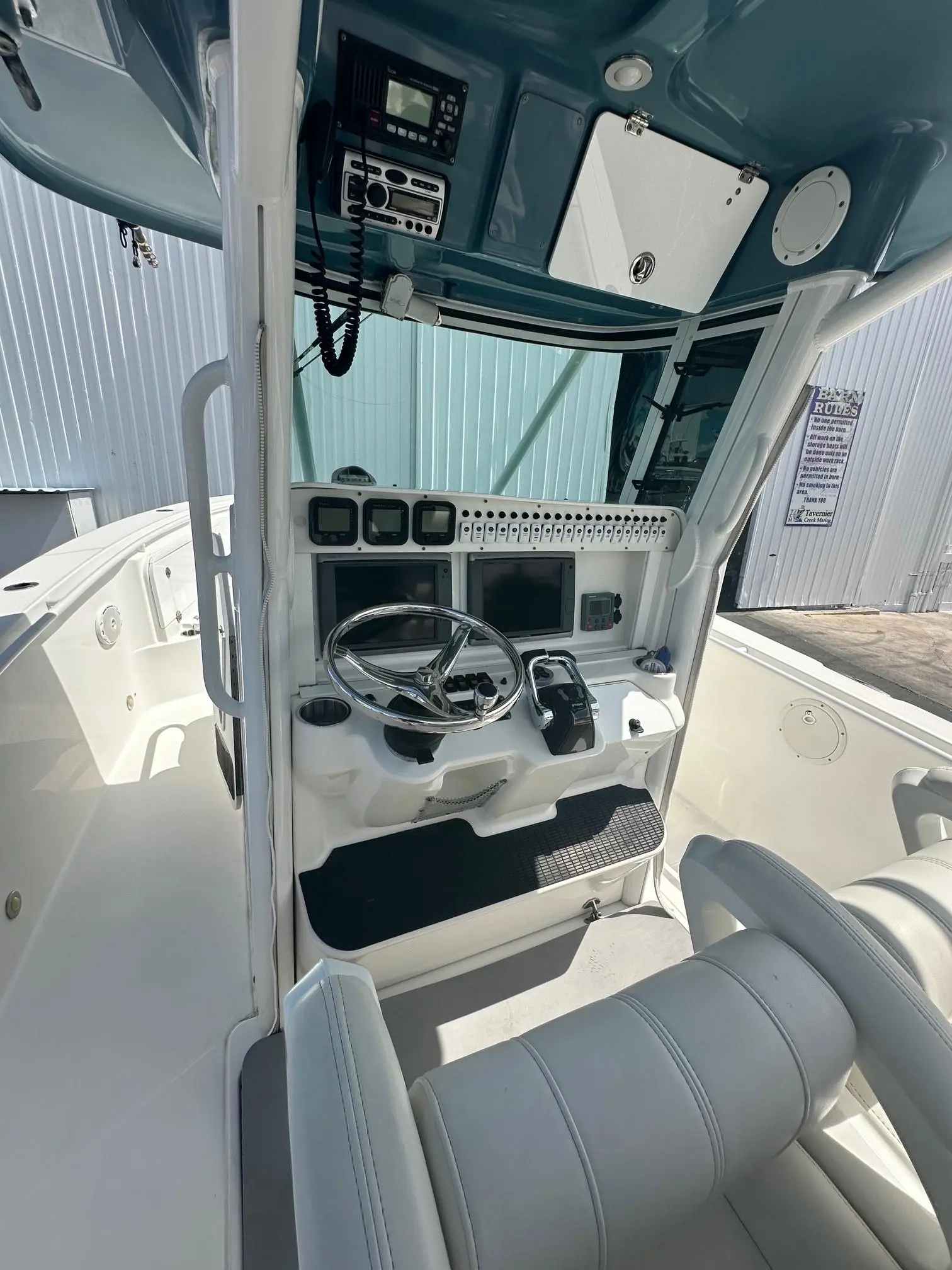 2008 Everglades Boats 320 cc