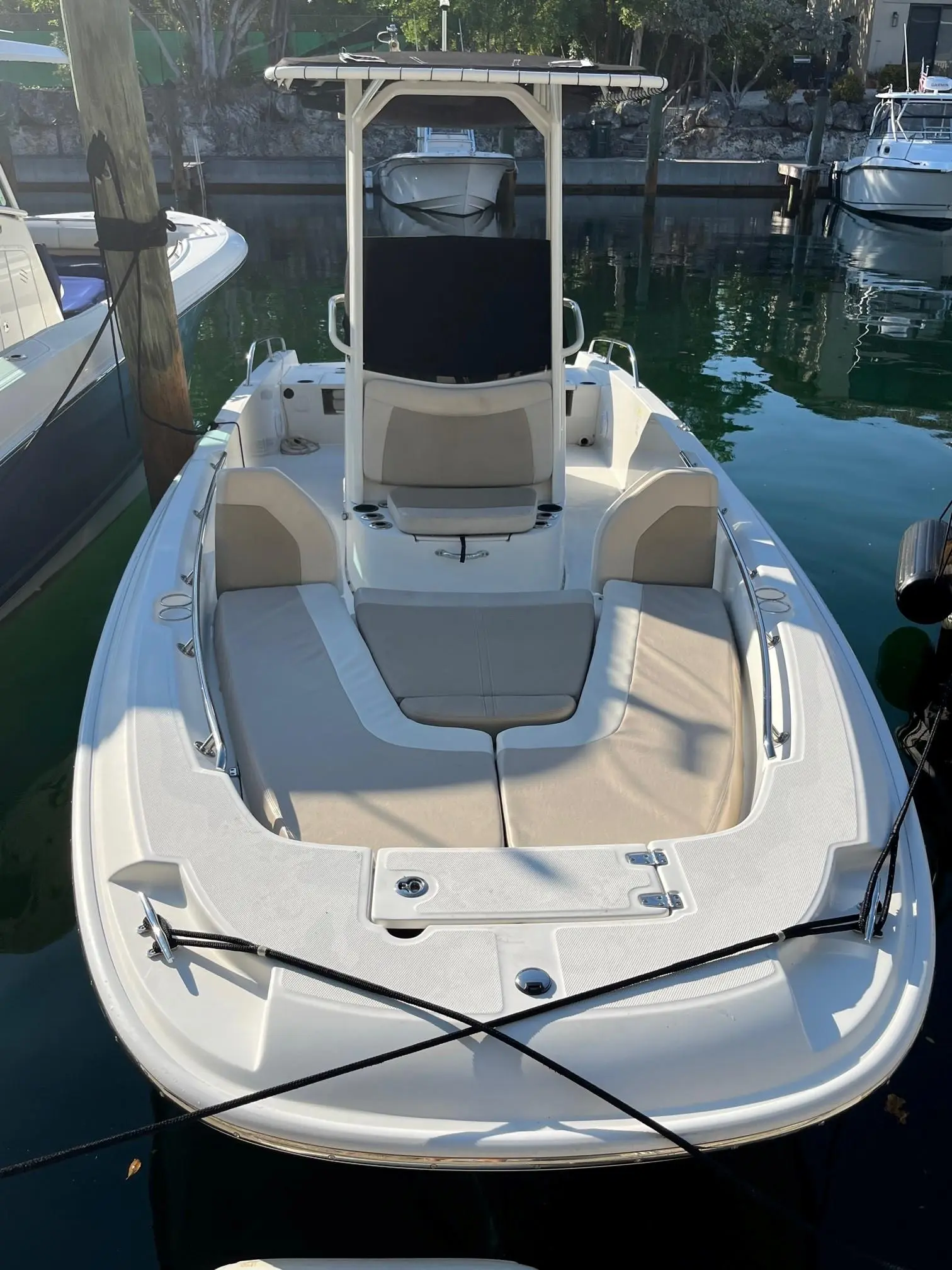 2017 Boston Whaler 240 dauntless