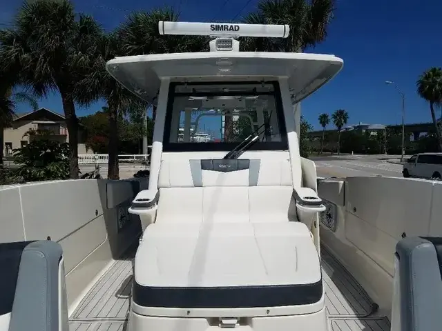 Robalo R360