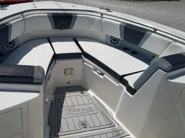 Robalo R360