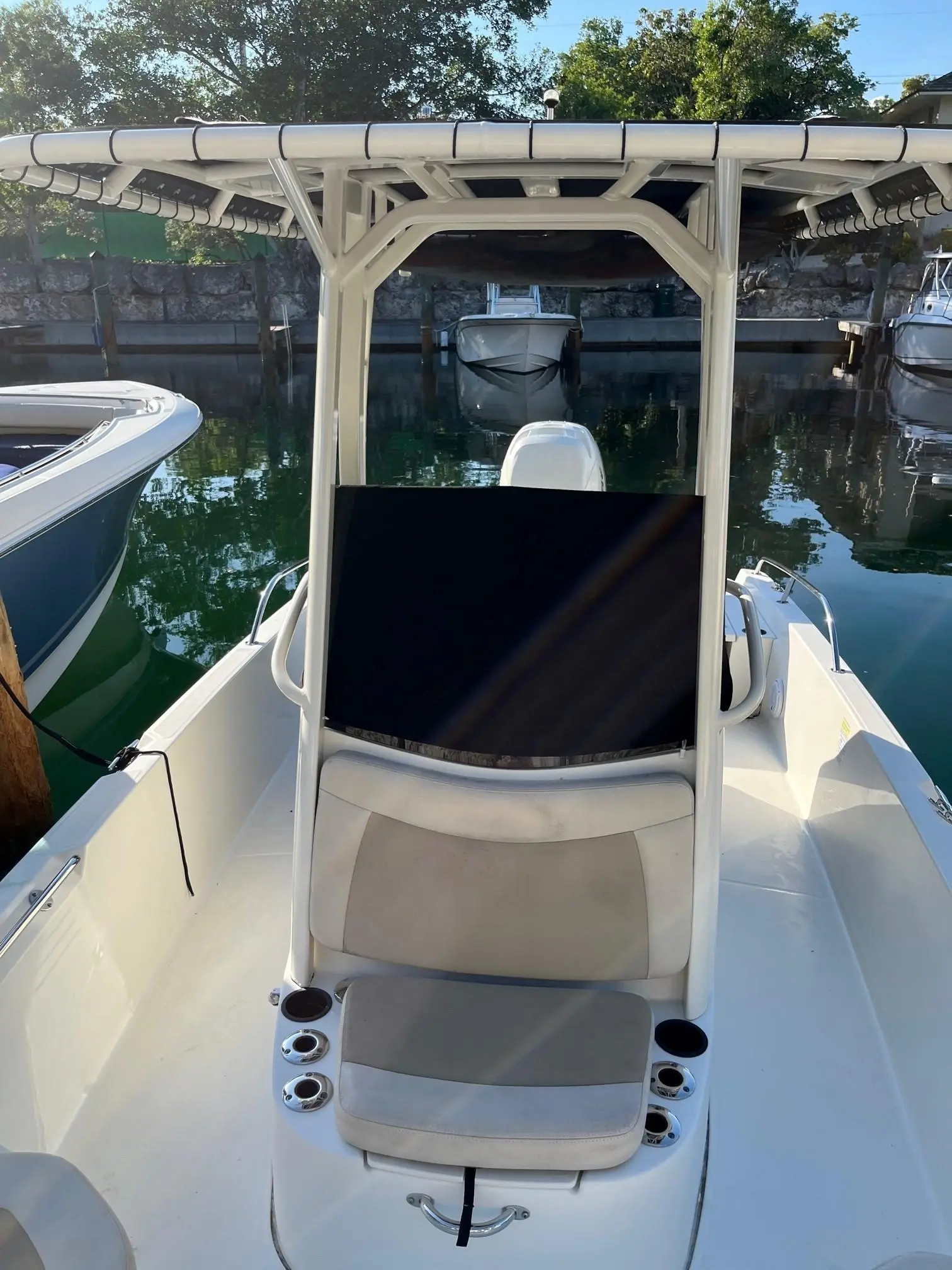 2017 Boston Whaler 240 dauntless