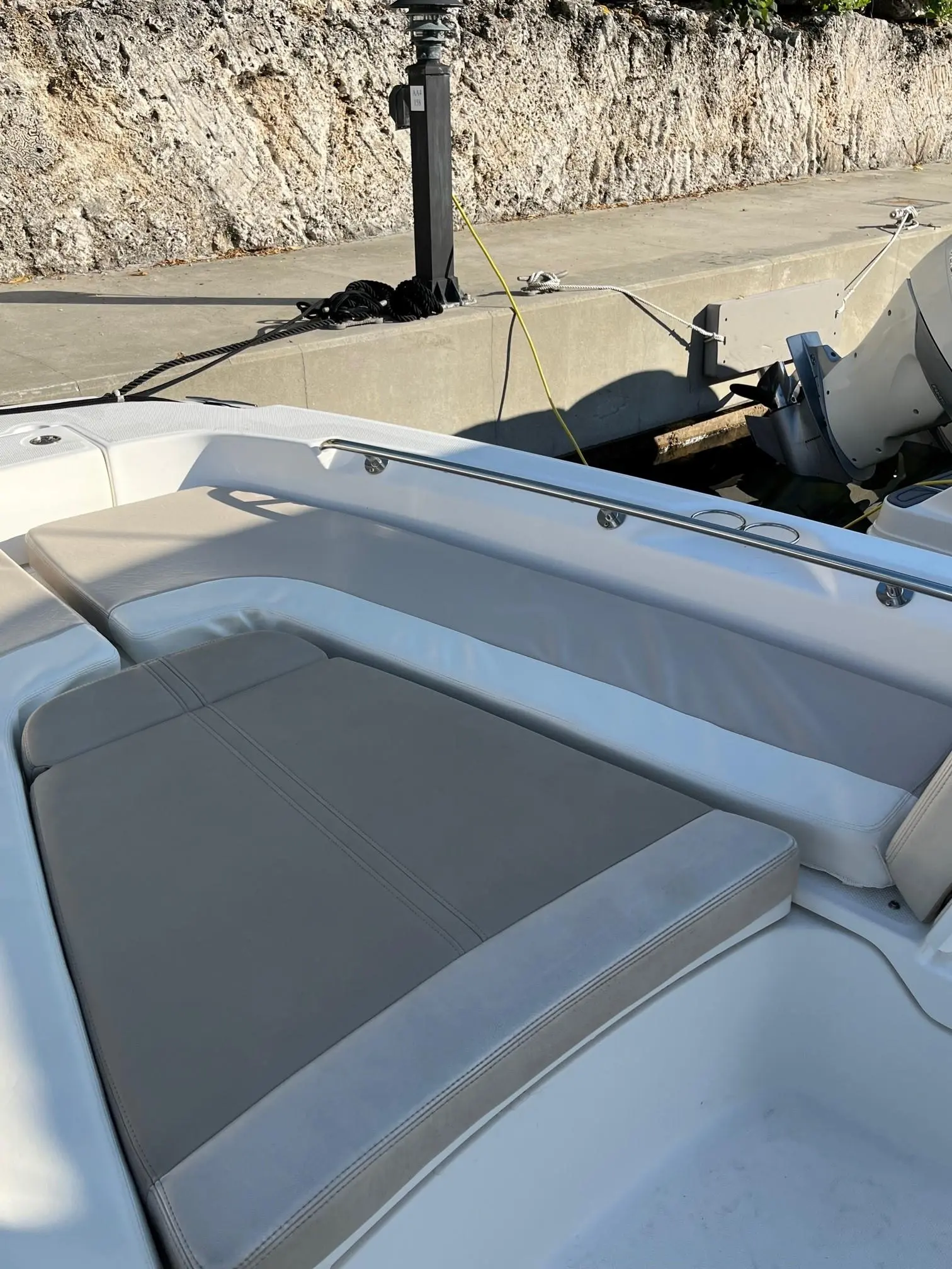 2017 Boston Whaler 240 dauntless