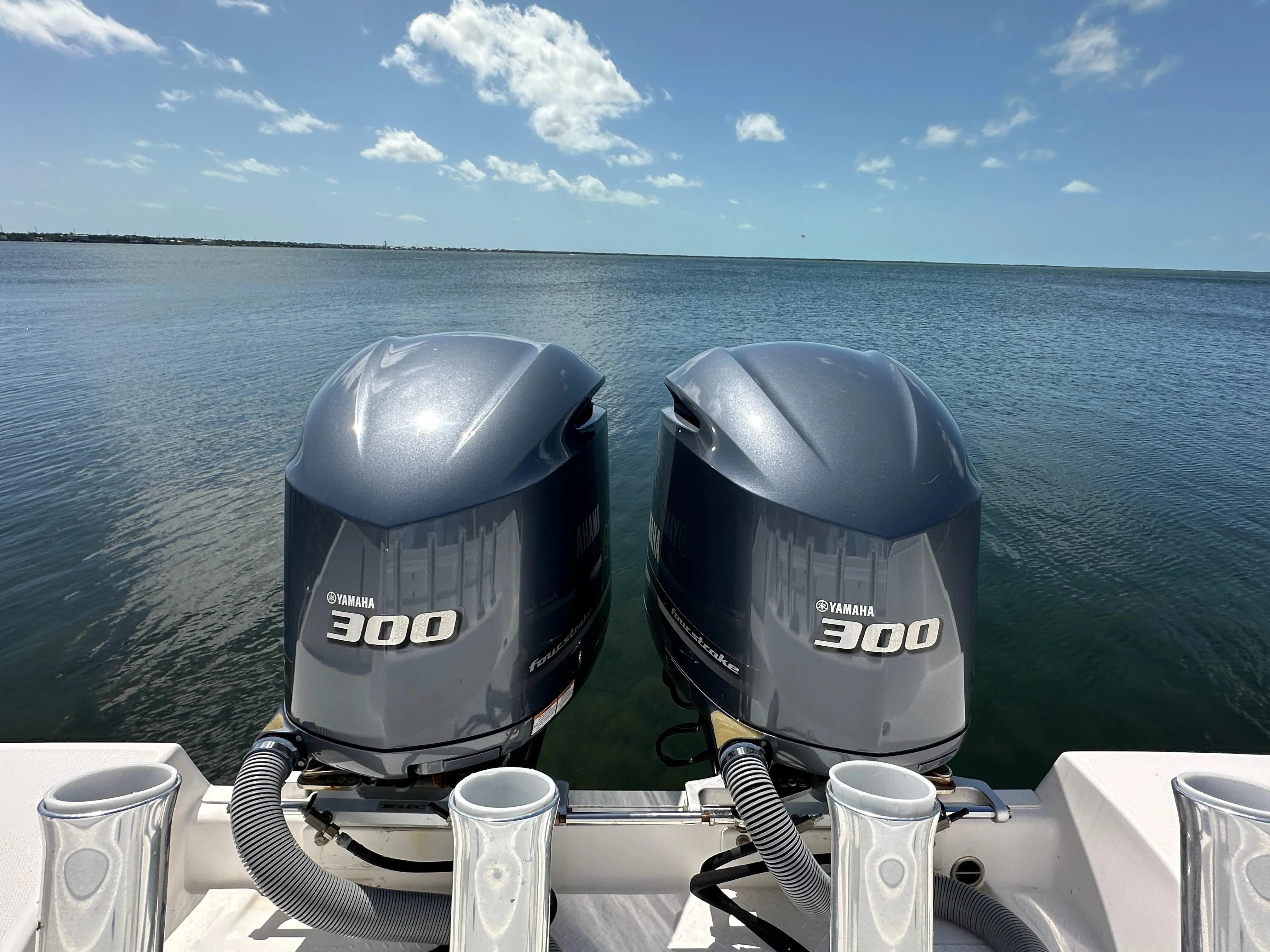 2015 Everglades Boats 325 cc