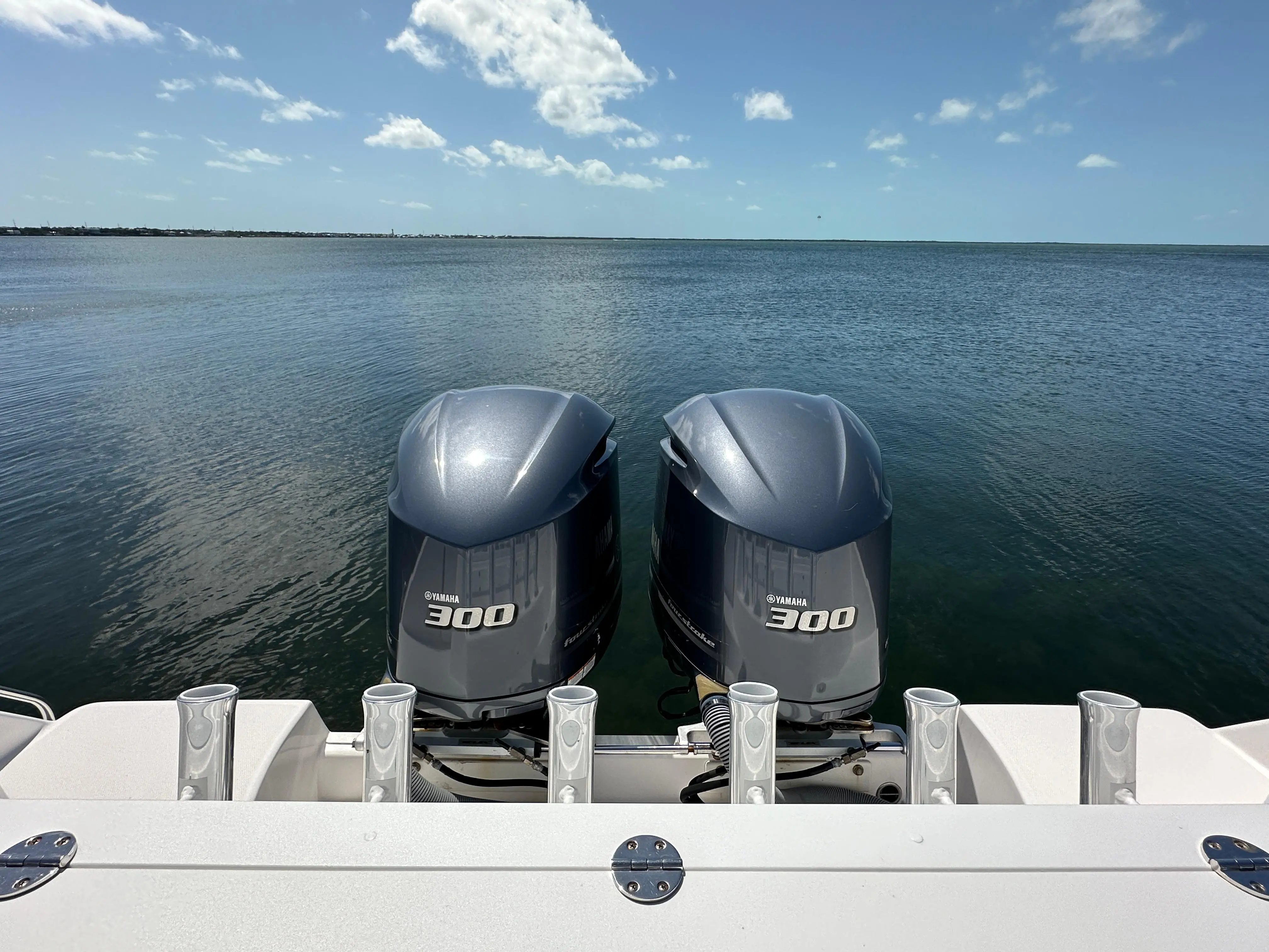 2015 Everglades Boats 325 cc