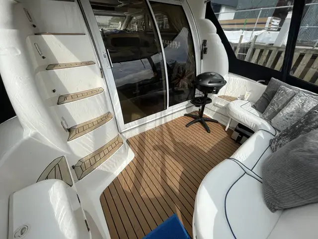 Sealine F33 Flybridge