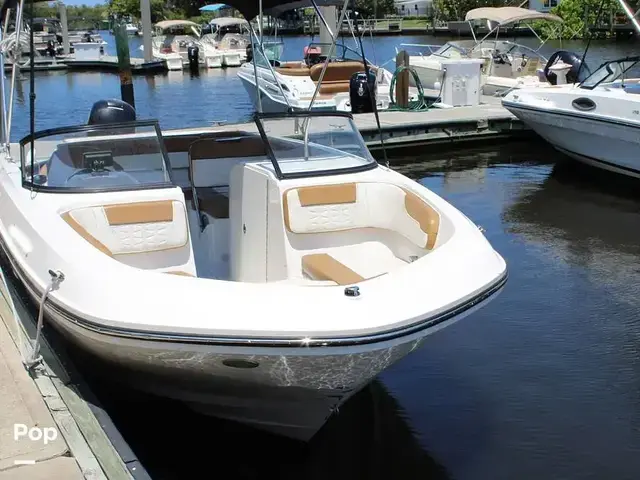 Bayliner Vr6