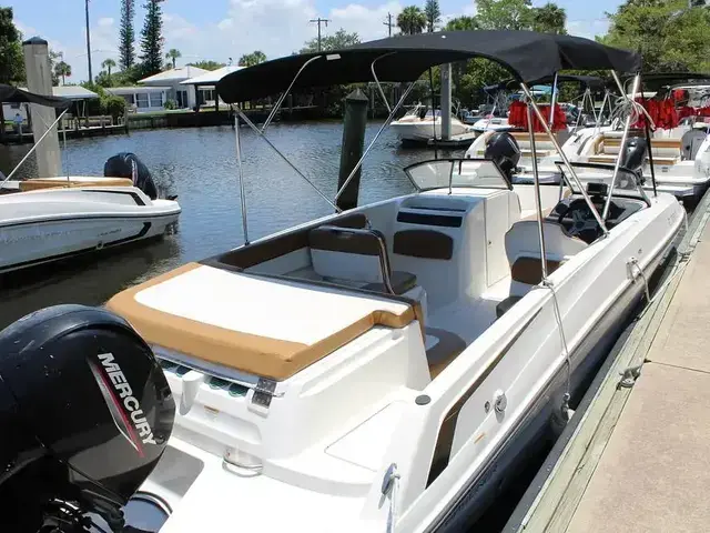 Bayliner Vr6