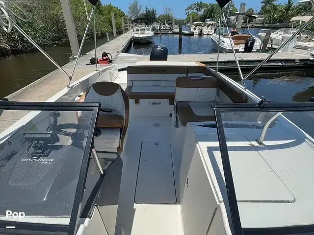 Bayliner Vr6