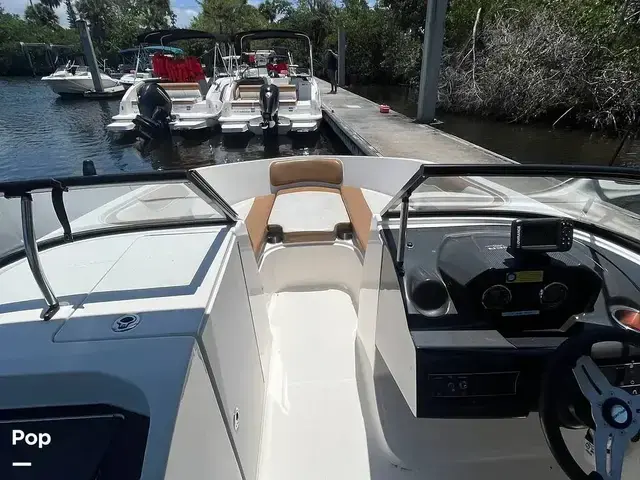 Bayliner Vr6