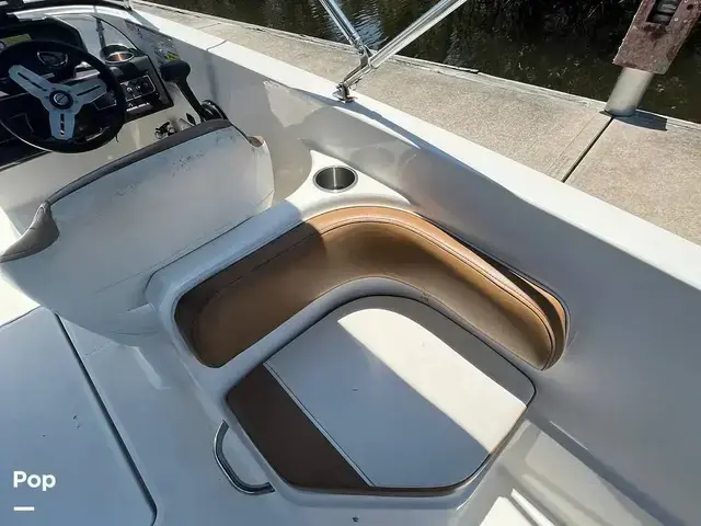 Bayliner Vr6