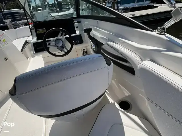 Sea Ray 210 SPX