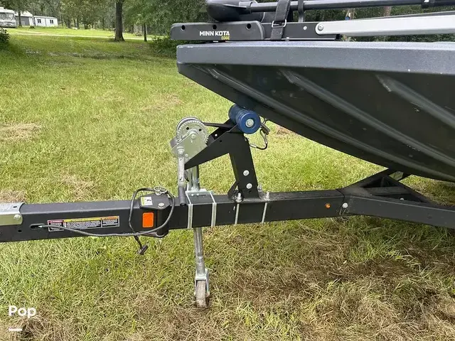 Lowe Catfish 20