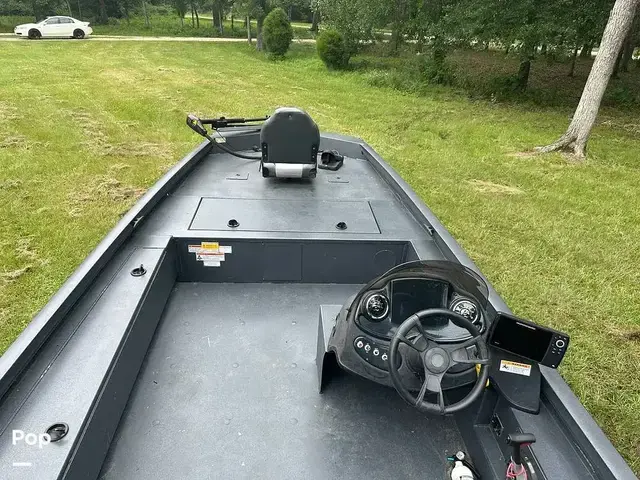 Lowe Catfish 20