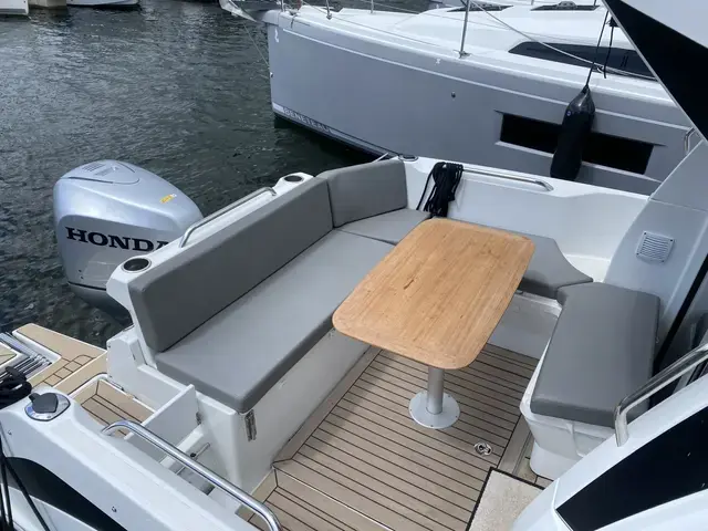 Beneteau Antares 7