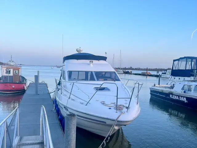 Sealine 330 Statesman