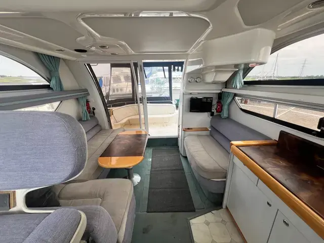 Sealine 330 Statesman