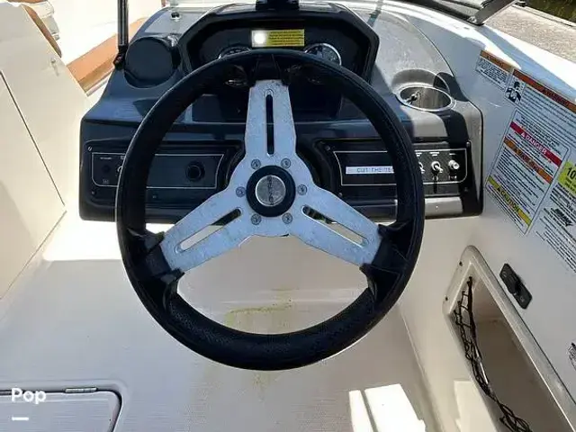 Bayliner Vr6