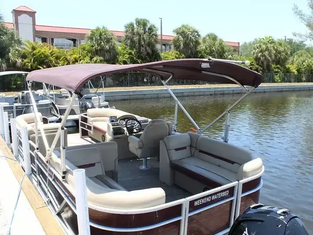 Godfrey Pontoon Sweetwater 2286