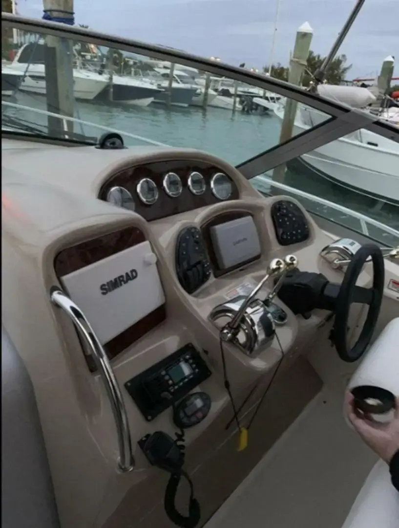 2005 Sea Ray 320 sundancer