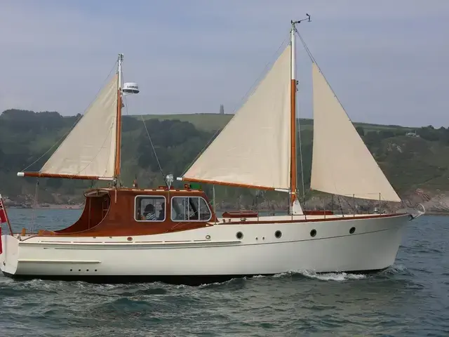 Classic Fred Parker Motor Yacht