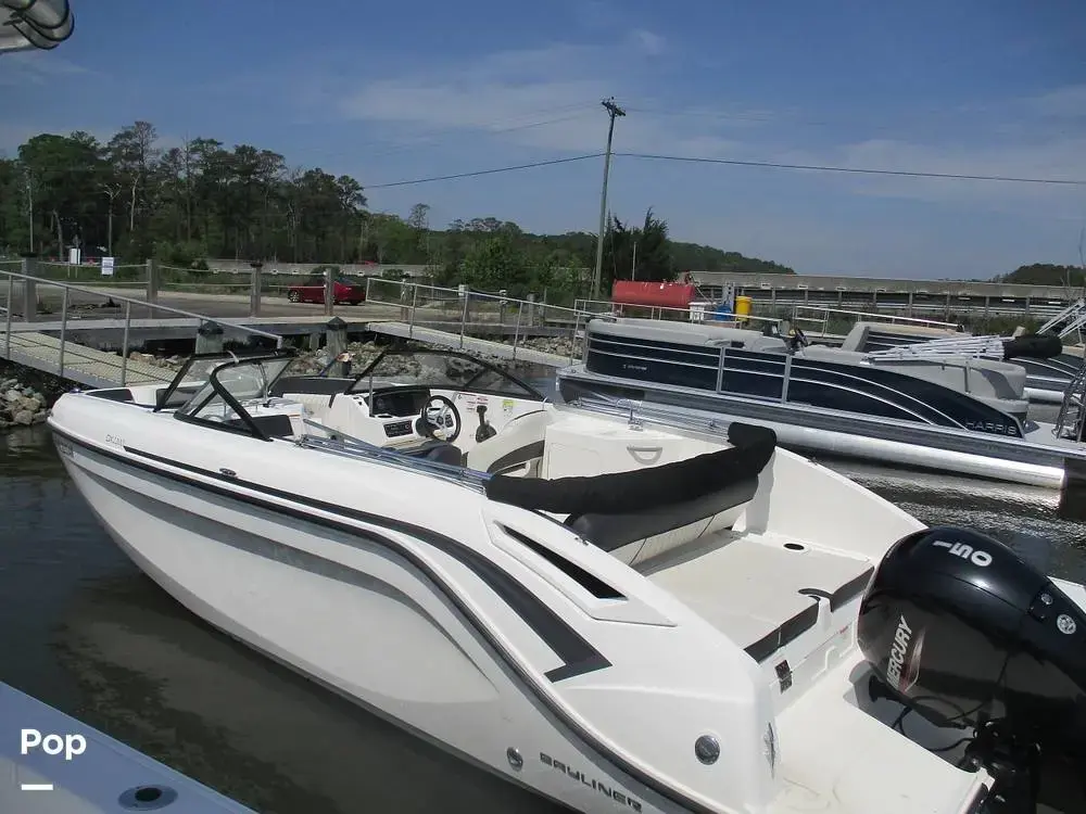 2021 Bayliner dx 2200