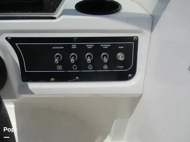 Bayliner Dx2200