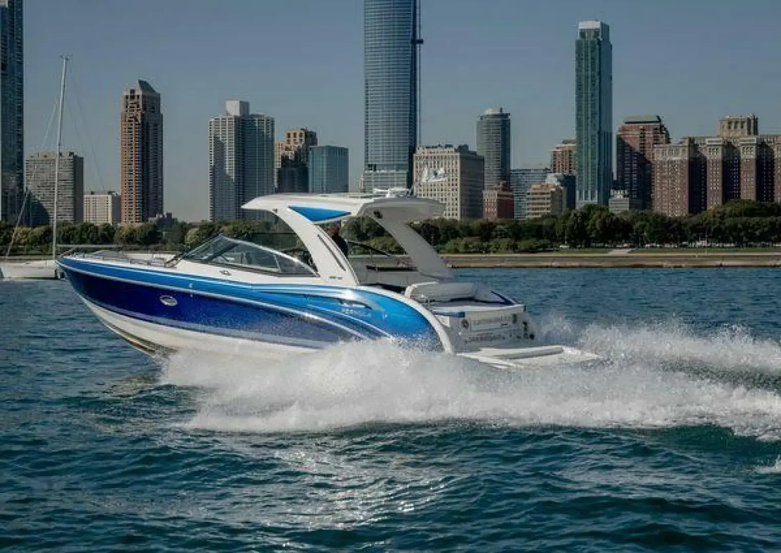 2020 Formula 350 crossover bowrider