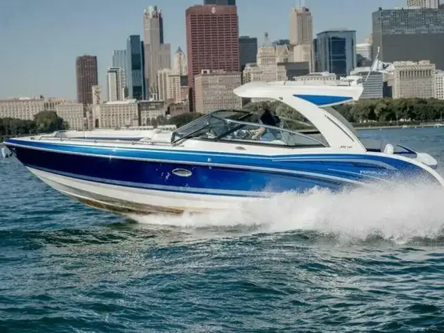 Formula 350 Crossover Bowrider