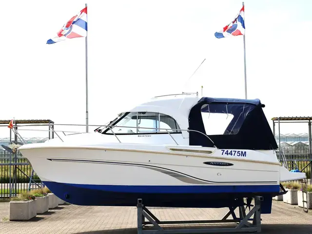 Beneteau Antares 6