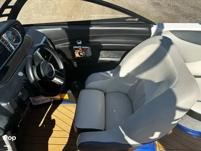 Malibu 247 LSV