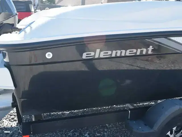 Bayliner Element E18